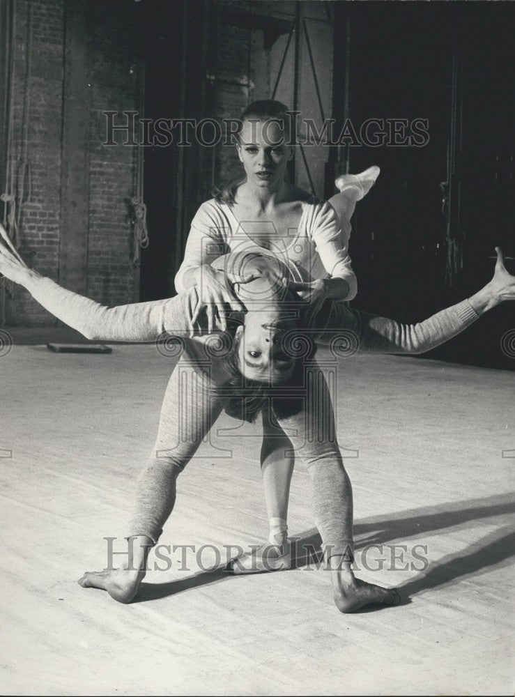 1974 Press Photo Michael Denard and Josiane Consoli - KSK07599-Historic Images