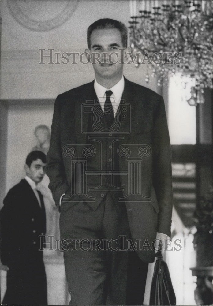 1967 Press Photo Minister of Education Mr. Peyrefitte Leaves Council Meeting - Historic Images