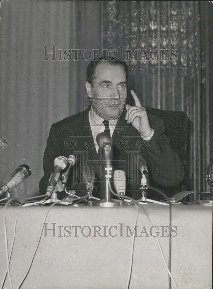 1967 Press Photo Francois Mitterand at a Press Conference - KSK07947 - Historic Images