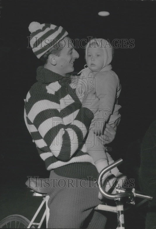1953 Press Photo Round Of Squirrels Bike Racer Monticelli Talks with Daughter - Historic Images