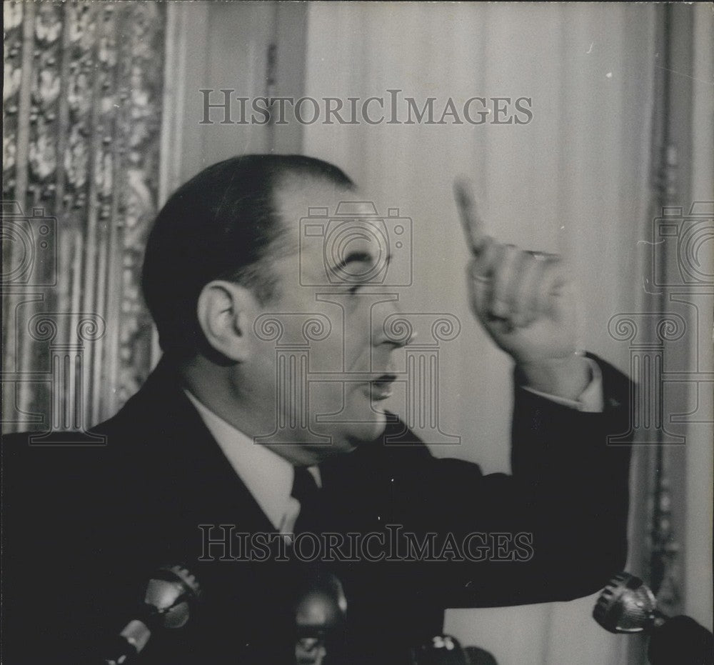 1966 Press Photo Francois Mitterand at a Press Conference - Historic Images