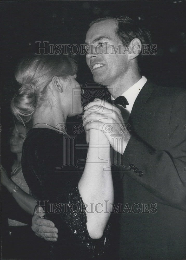 1968, Professor Barnard dancing with a ball beauty. - Historic Images