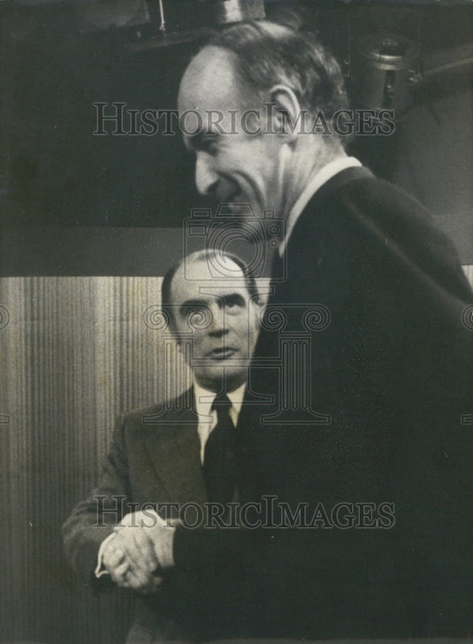 1978 Press Photo Presidential Candidates Mitterand and d'Estaing Shaking Hands - Historic Images