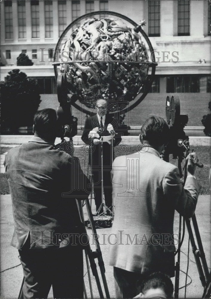 1961 Secretary of Stated Dean Rusk Gives Press Conference in Geneva - Historic Images