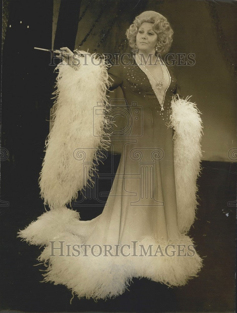 1974 Press Photo Regina Crespin-Historic Images