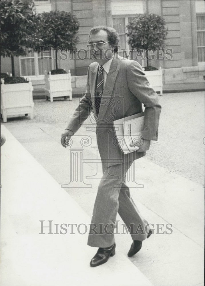 1981 Press Photo Minister of Communication Georges Fillioud - Historic Images