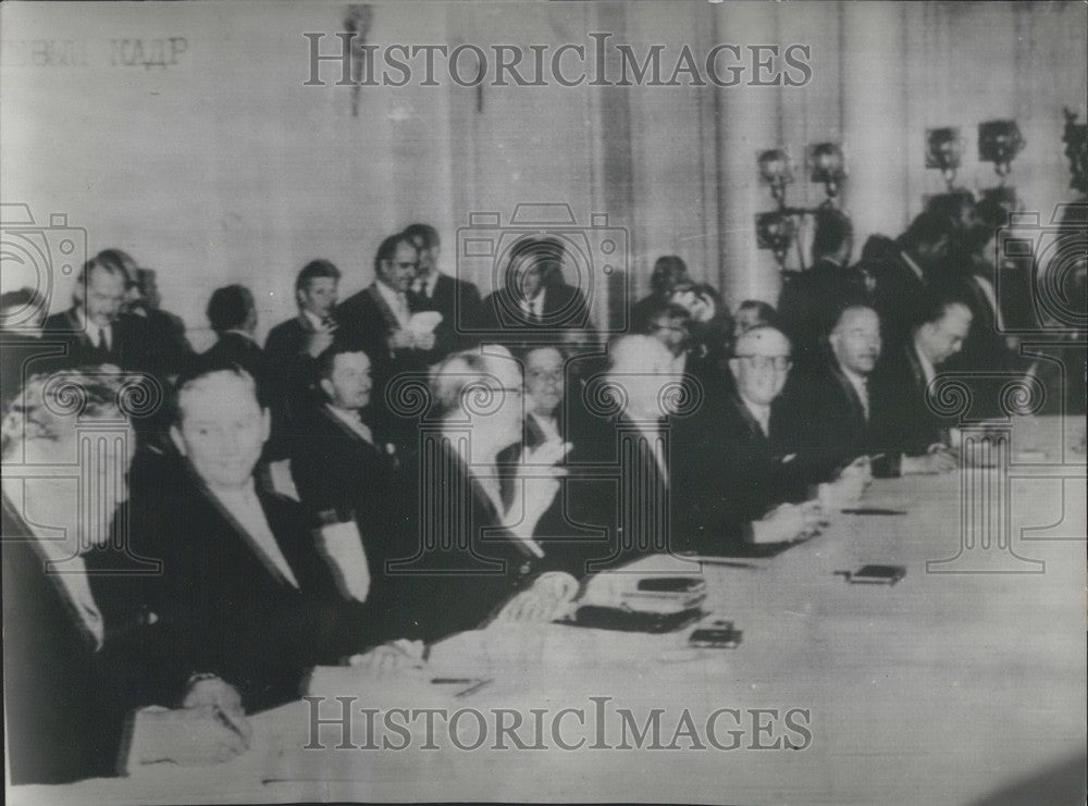 1955 First German and Soviet delegate meeting in Moscow. - Historic Images