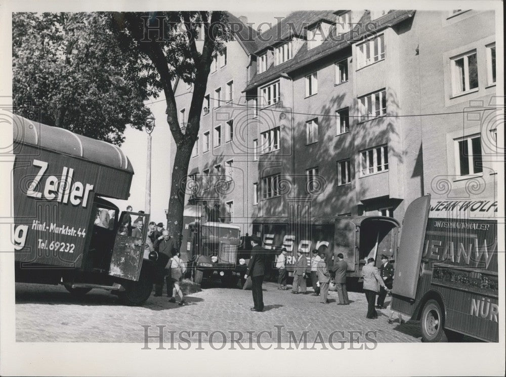 Press Photo German brick layers during their work underneath the Nurnberg Castle - Historic Images
