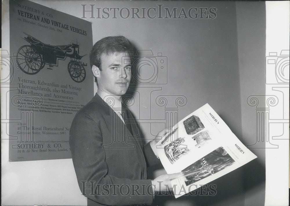 1969, Valentin Abdey for Sotheby auction house. - KSK09523 - Historic Images