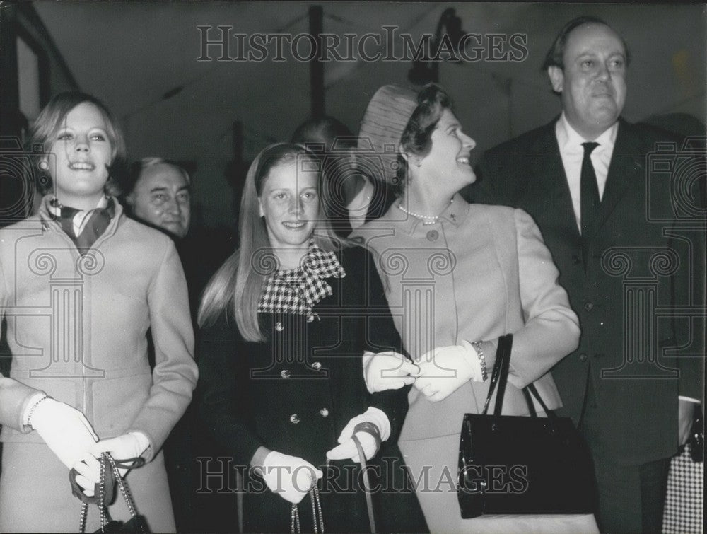 Press Photo British British Ambassador in France Christopher Soames and Family - Historic Images