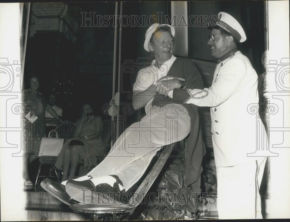 1973 Press Photo Danny Kaye Relaxing at the Hotel de Paris in Monte Carlo-Historic Images