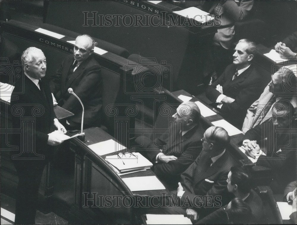 1973 Pierre Messmer Speaks to Parliament Members - Historic Images