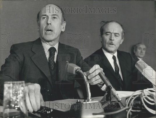 1974 President Giscard D'Estaing & Jean Sauvagnargues - Historic Images