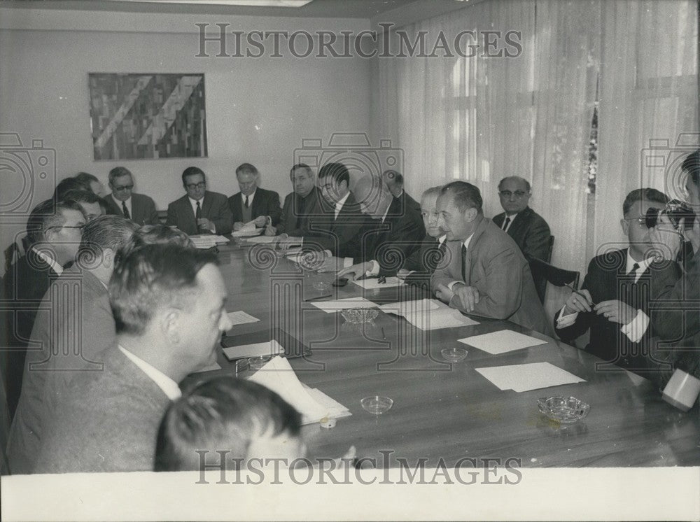 1969 Press Photo Raymond Mondon at an S.N.C.F. Meeting-Historic Images