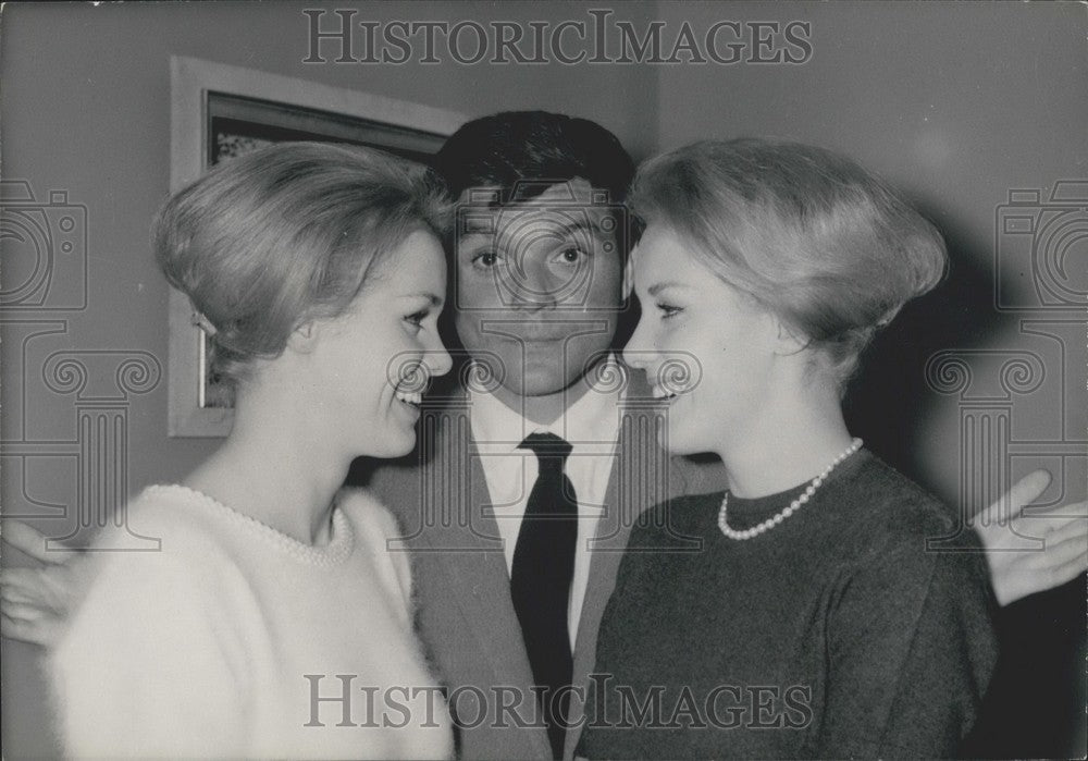 1960 Ellen and Alice Kessler with Jacques Riberolles - Historic Images