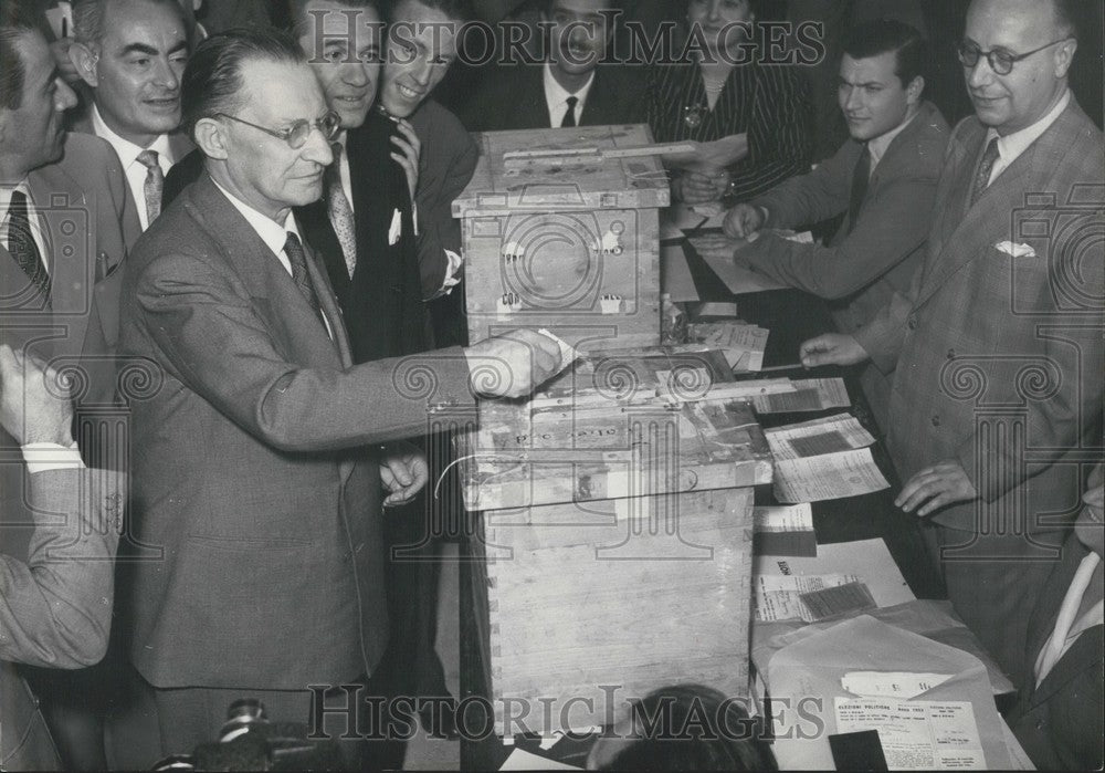 1953, Council President Alcide de Gasperi Voting - Historic Images