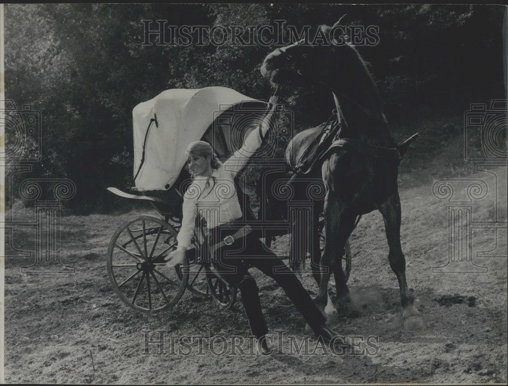 1969 Press Photo Francoise Girault Tames Horse, "The Judge" Set, Italy-Historic Images