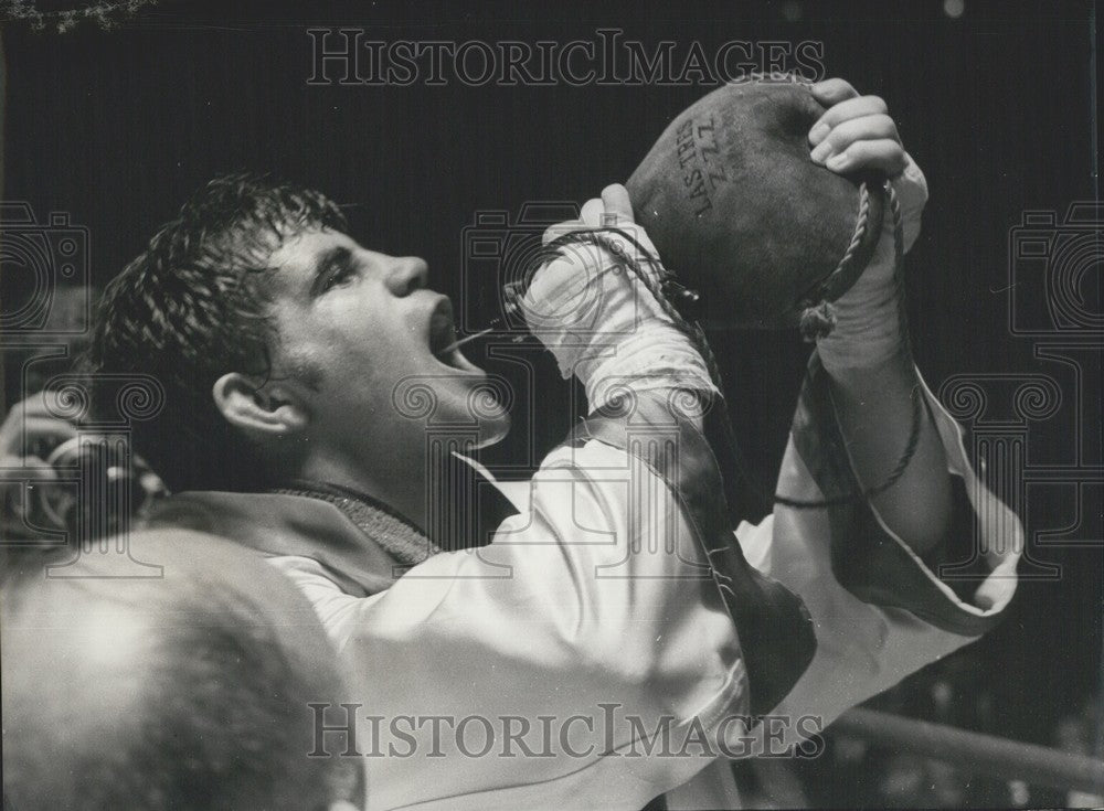 1969 French Boxer Jo Gonzales After Beating Morocco's Nessin Cohen - Historic Images