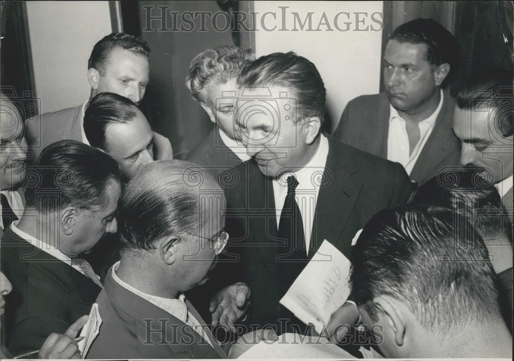 1953, Guiseppe Pella Talks about Cabinet Reformation to Journalists - Historic Images