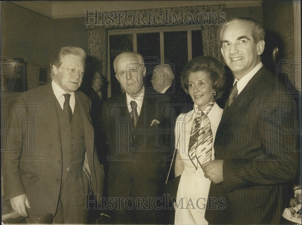 1977 Press Photo Alain Peyrefitte Elected to the Academie Francaise - Historic Images