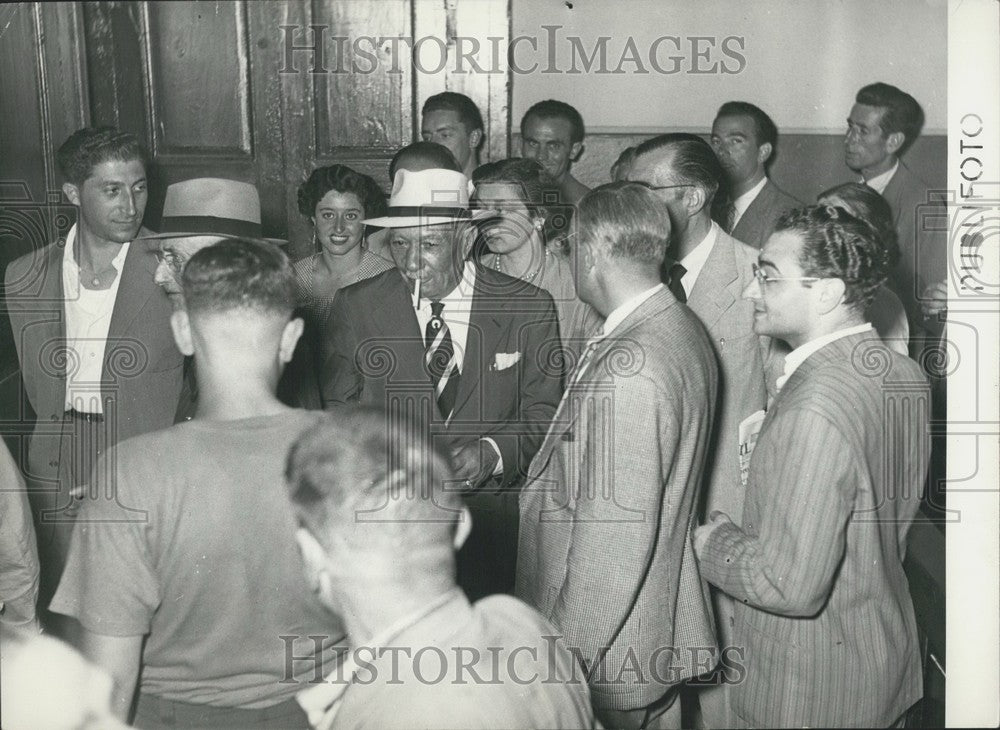 Press Photo Don Silvio Capuano Amongst Friends-Historic Images