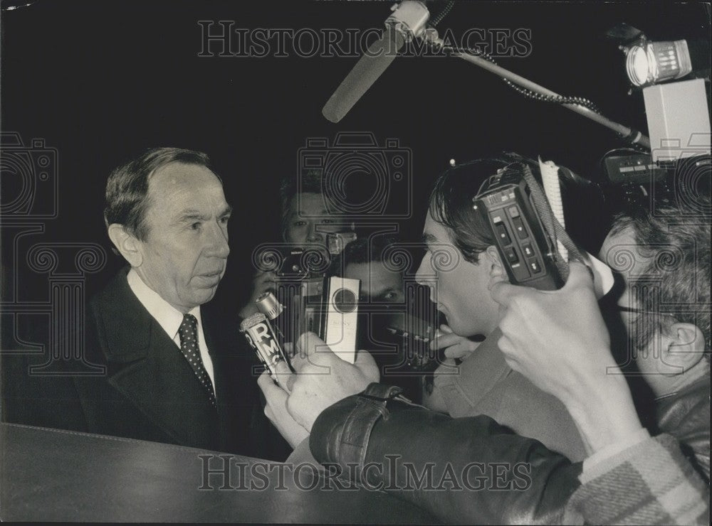 1980 Warren Christopher Leaves Foreign Affairs Ministry, Paris - Historic Images