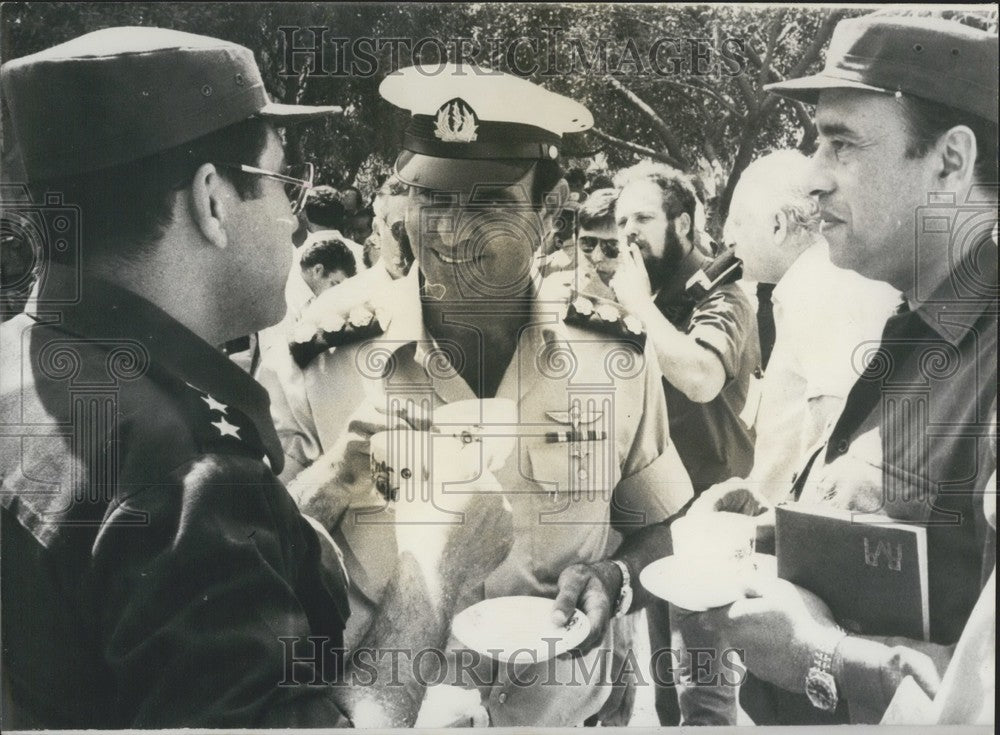 1979, Captain Mauldin with E. Weizman in Haifa - Historic Images