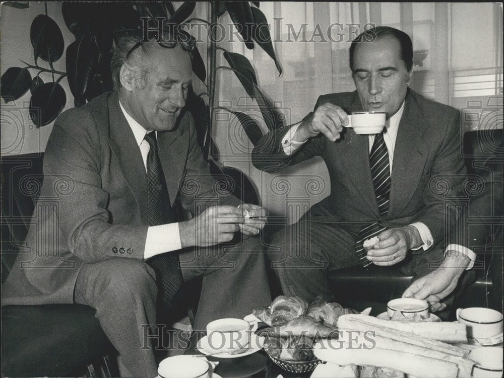 1974 Press Photo Francois Mitterrand &amp; Jacques Salebert During Radio Interview-Historic Images