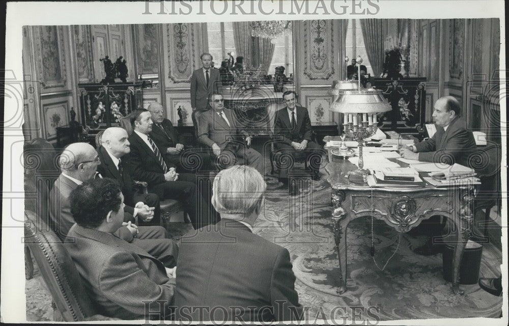 1981 Francois Mitterrand Receives Veterans With Jean Laurain, Elysee - Historic Images