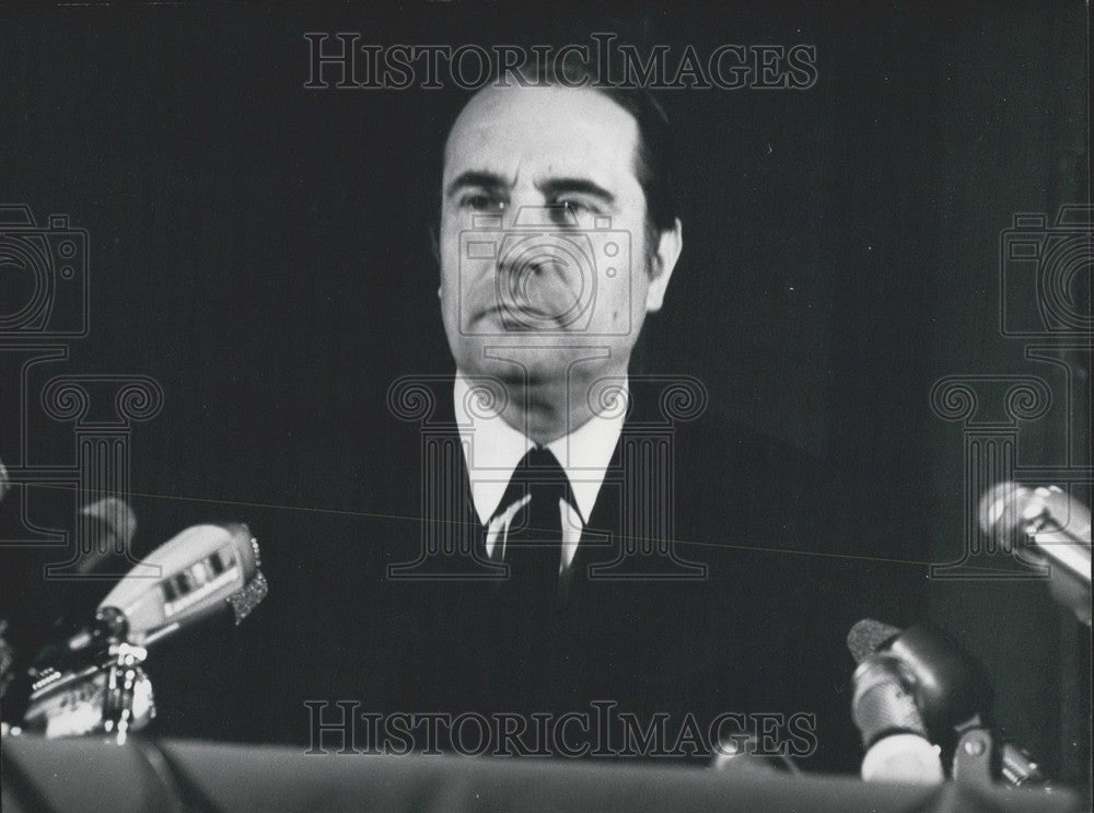 1968 Press Photo Francois Mitterrand Press Conference, Continental Hotel, Paris-Historic Images