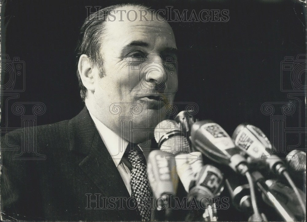 1972 Socialist Party Secretary Francois Mitterrand Speaks Podium - Historic Images