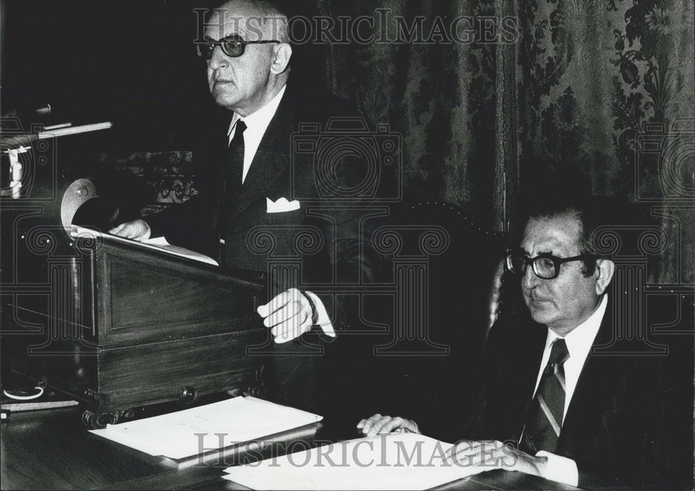 1976 Bank of Italy Governor Baffi Holds Relations - Historic Images