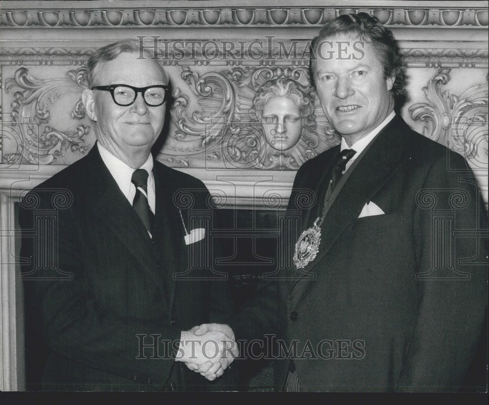 1978 Press Photo Charles Bane of Temple Bar Meets with Lord Mayor Peter Vanneck-Historic Images