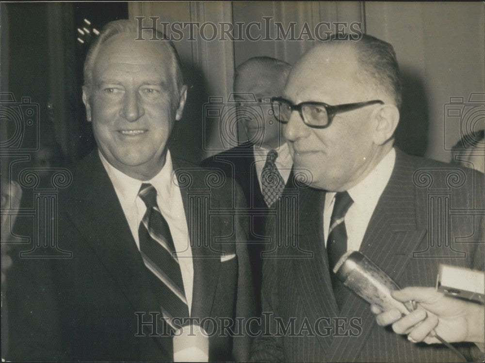 1971 William Rogers & Maurice Schumann Quai d'Orsay Paris - Historic Images