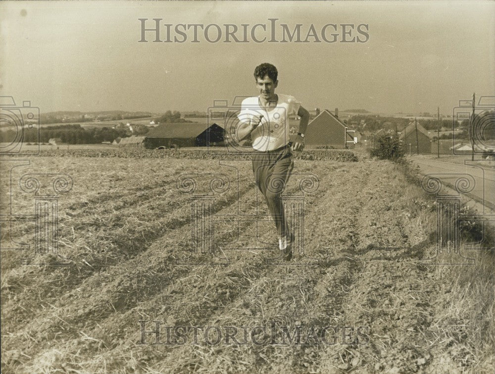 1971 Press Photo Emile Puttesmans Training Fields - Historic Images