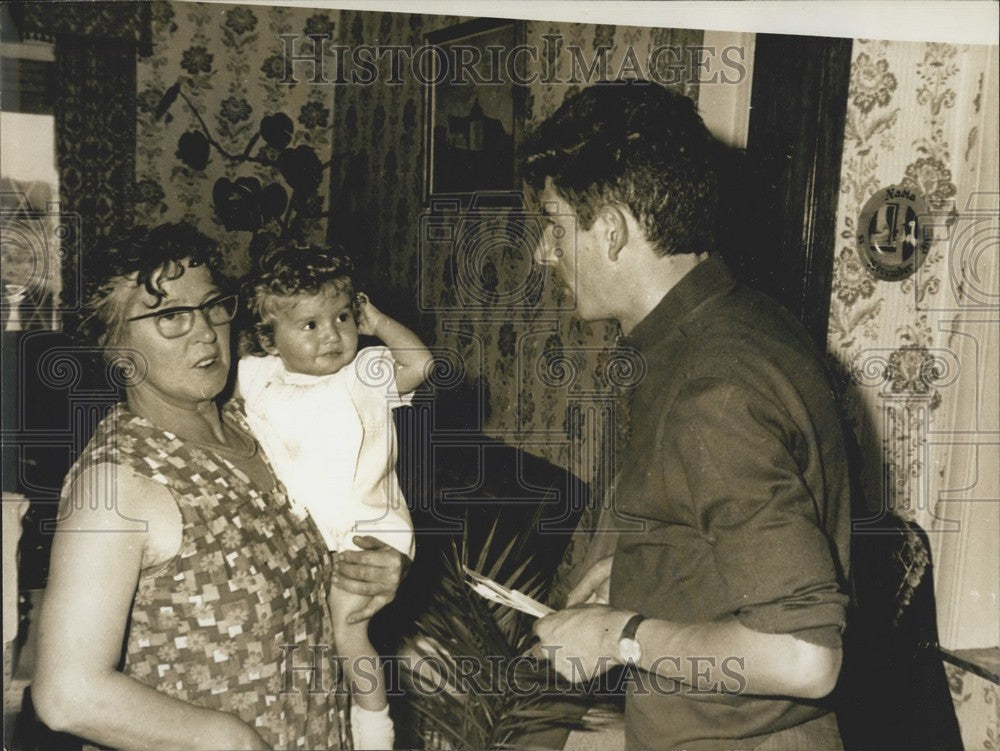 1971, Emile Puttesmans With Mother & Daughter - Historic Images