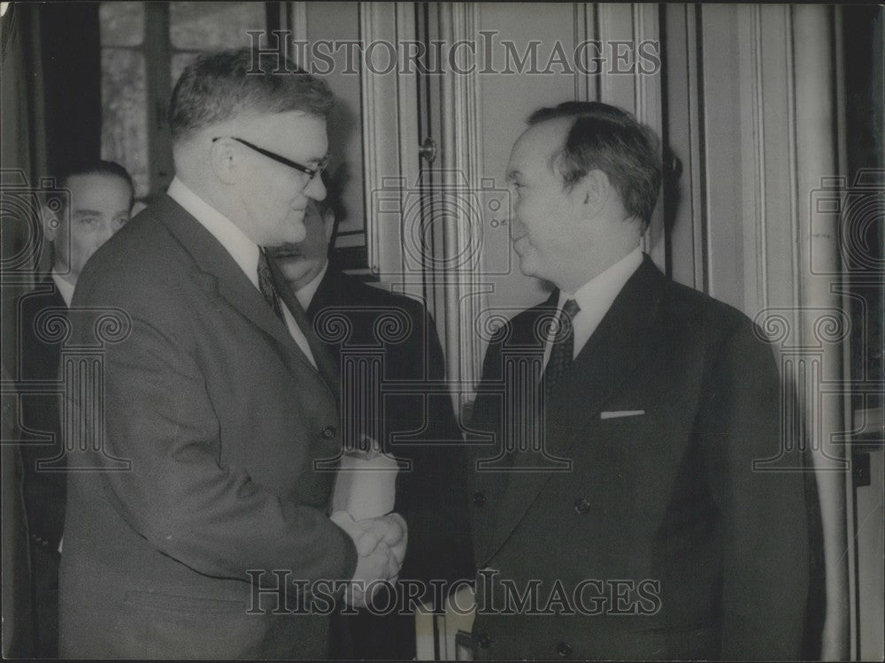 1969 Press Photo Kirilline and M. Debre Shake Hands at Franco-Soviet Committee-Historic Images