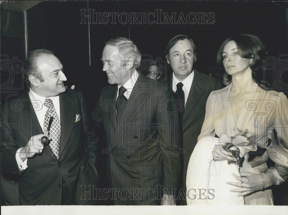 1973 Press Photo Henri Verneuil, Henry Fonda, Phillippe Noiret, and Mrs. Fonda - Historic Images