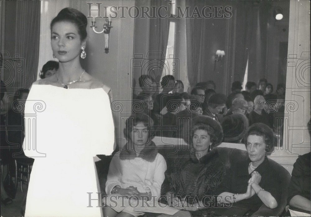 1962 Queen Frederika & Princess Sophie Watch Models Walk Runway - Historic Images