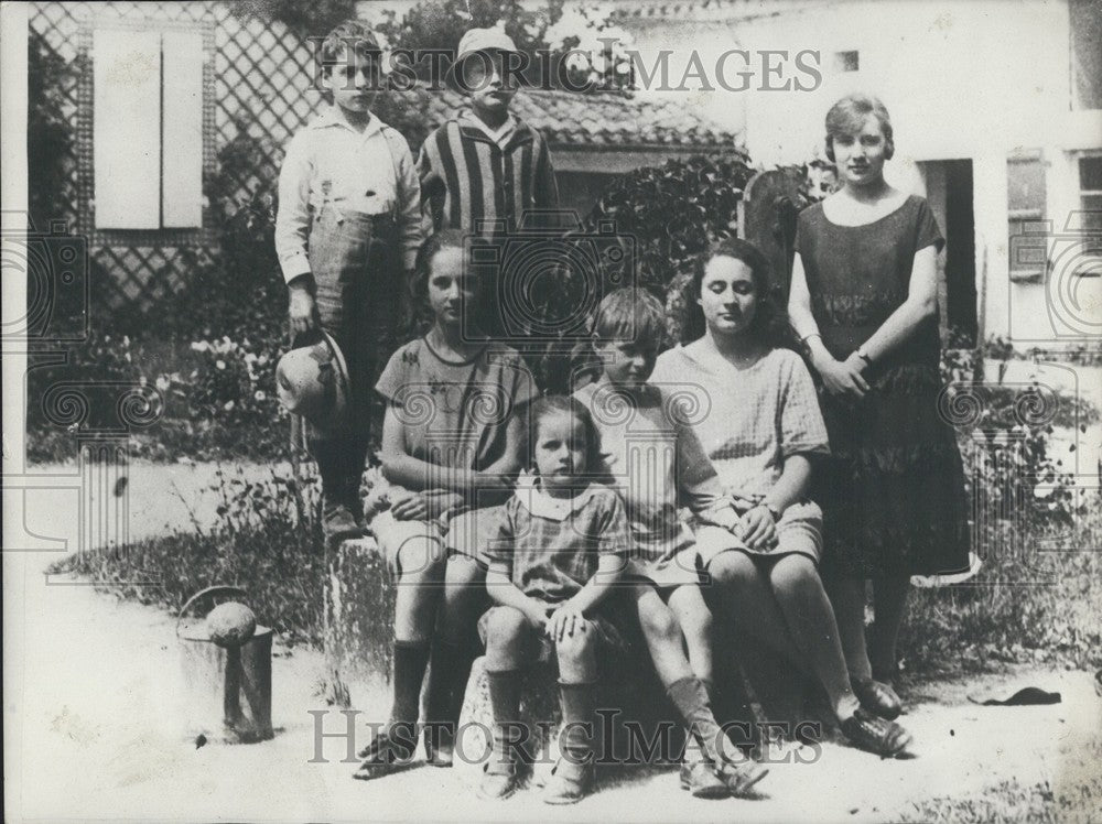 1916 Press Photo 10-11 Year Old Francois Mitterrand & Family During Twenties - Historic Images