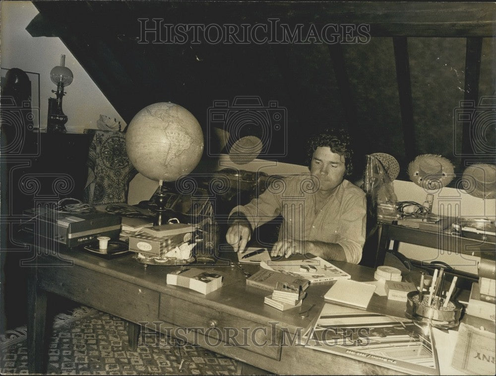 1973 Press Photo Pierre Perret Using Nangis Office Celebrating 39th Birthday-Historic Images