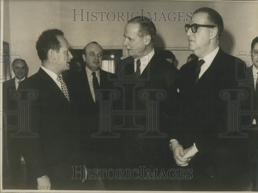 1972 Abba Edban, Gunnar Jarring, Mr. Tekoa, &amp; Mr. Allon, Jerusalem - Historic Images