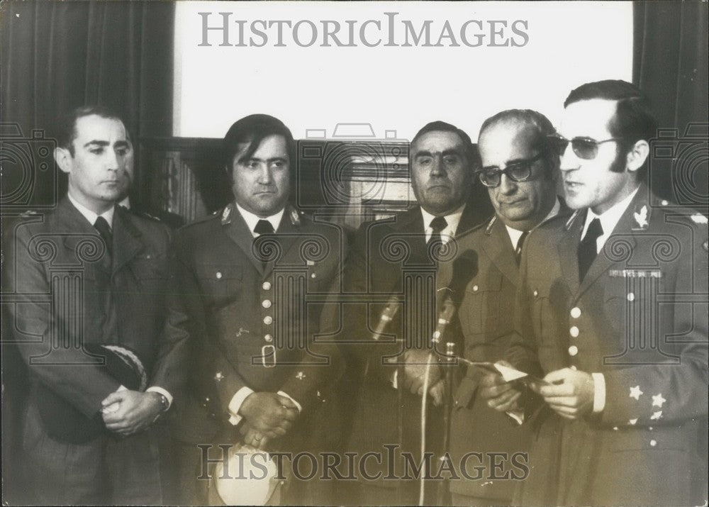 1975 New Military Governor Lisbon General Vasco Lourenco Takes Oath - Historic Images