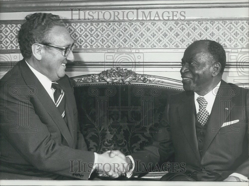 1976, Henry Kissinger Shaking Hands with President Houphouet-Boigny - Historic Images