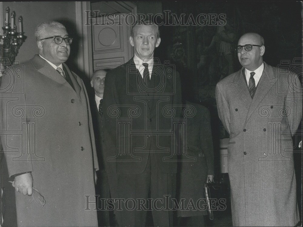 1962 Press Photo Bahi Laghdam, Couve de Murville, & Sadok Mokaddem, Quai d'Orsay - Historic Images