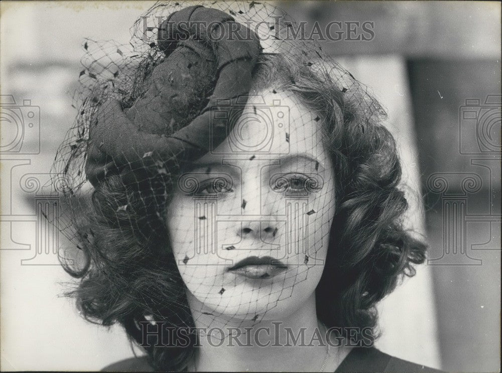 1973 Press Photo Brigitte Ariel as Edith Piaf Filming Belleville Quarter Paris-Historic Images