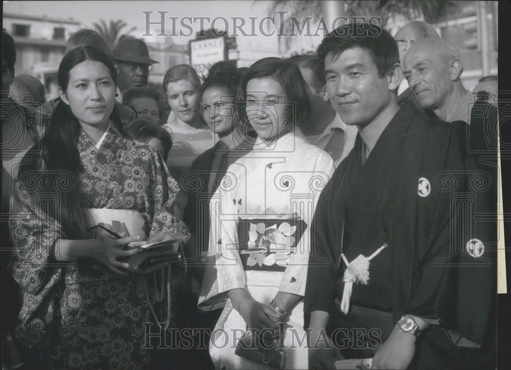 1967 Press Photo Yukio Aoshima &amp; Wife With Marie Tachibana La Croisette Cannes - Historic Images