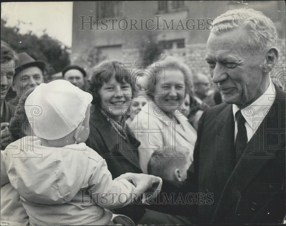 1968 Press Photo Maurice Couve de Murville & Crowd Raymond Poincare Memorial-Historic Images