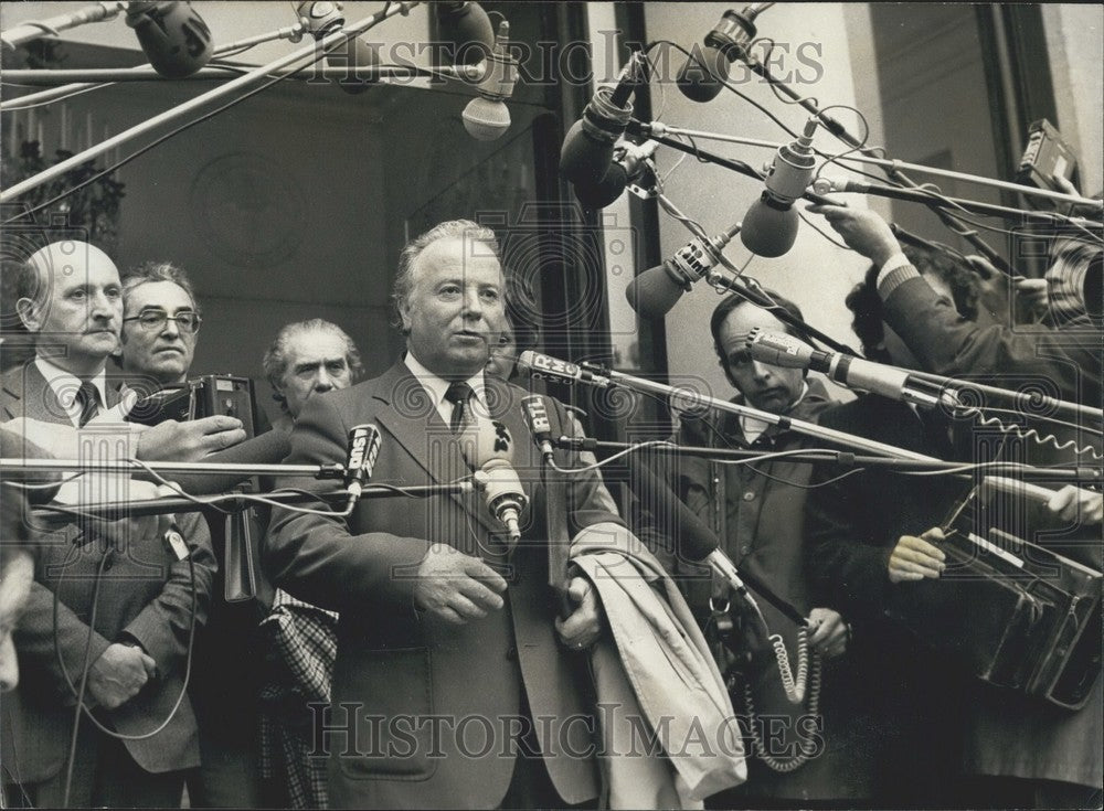 1978 Press Photo Georges Seguy Speaking to Journalists Outside the Elysee-Historic Images