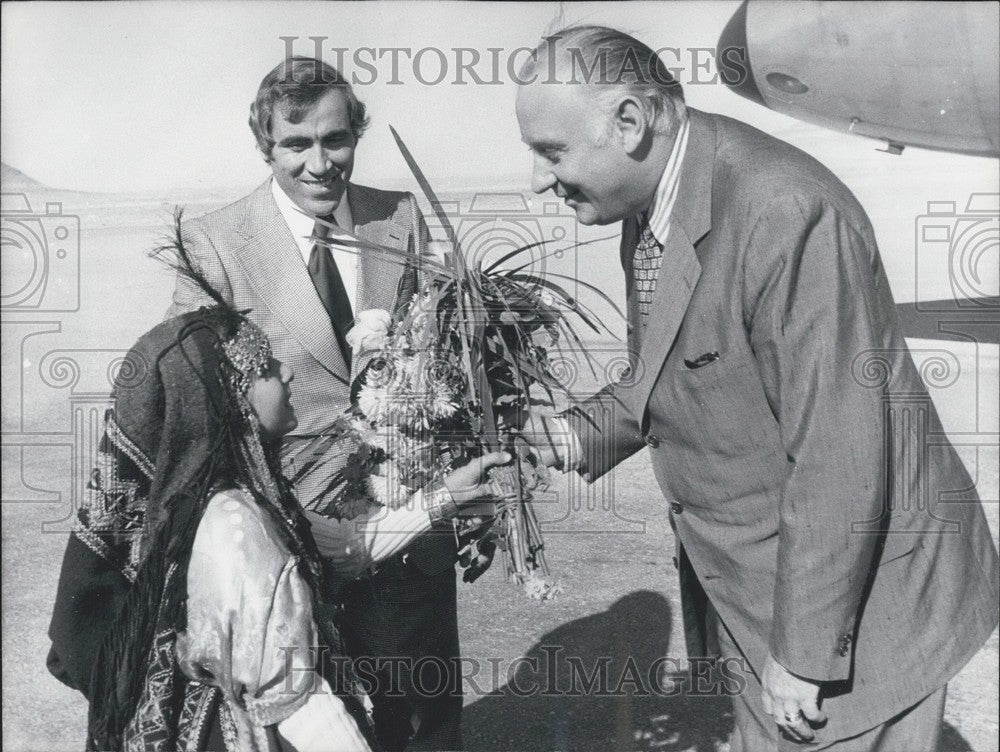 1974 Press Photo Poniatowski in Ghardaia-Historic Images